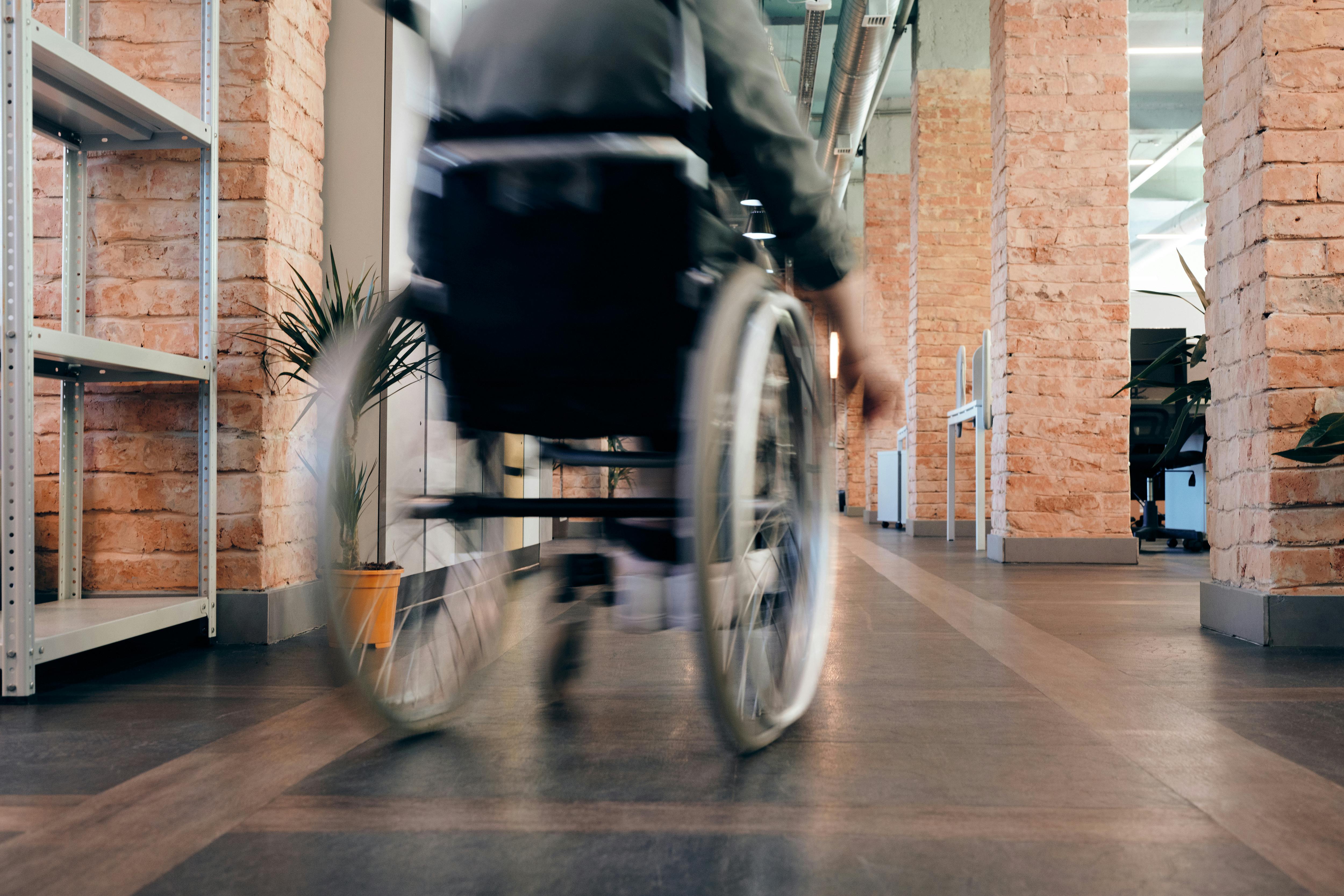 Travailleur en situation de handicap - vie-professionnelle.fr